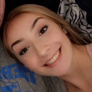 Meet your Posher, Ella